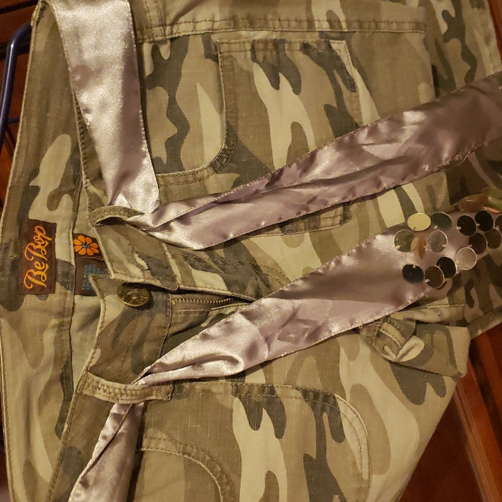 Be Bop camo jeans with silk belt - Picture 3 of 5